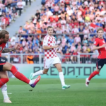 Para pemain Timnas Inggris merayakan gol di depan layar skor Stadion HNK Rijeka pada laga UEFA Nations League (Instagram/@england)
